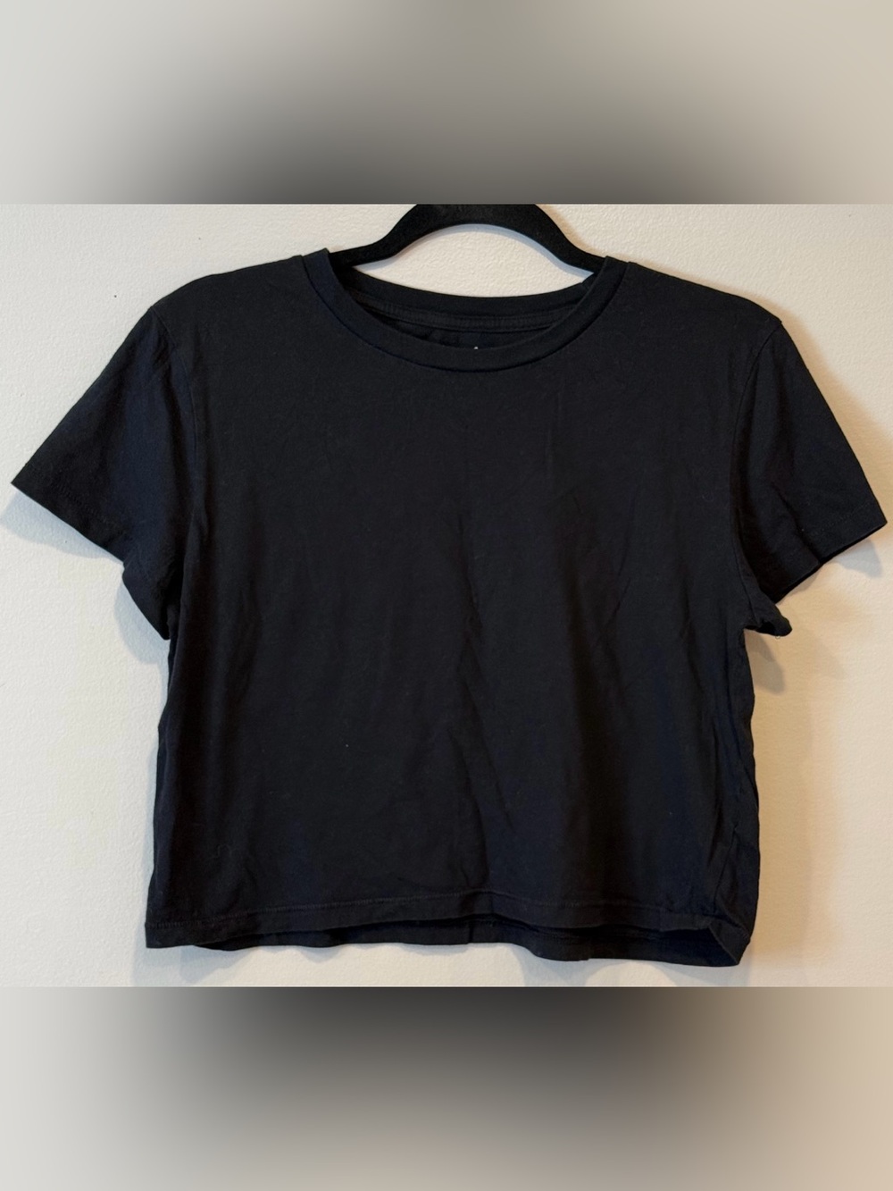Universal Thread Black Cropped Crewneck T-Shirt Women's Medium